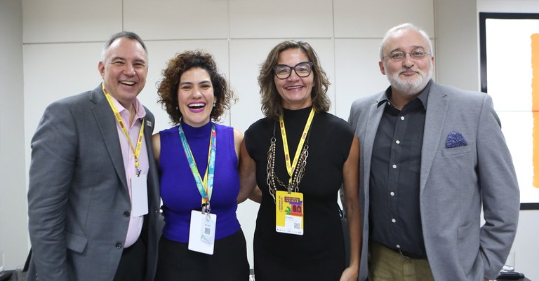 Da esquerda para a direita: Rogério Marcarenhas, Natália Teles Mota, Ariadne Fonseca e Rodrigo Assunção	