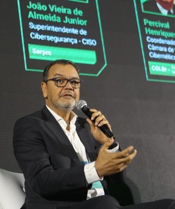 Superintendente João Almeida fala em painel do Cyber Gov em Brasília foto 02.jpg