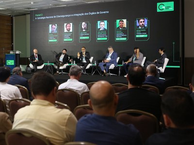 Superintendente João Almeida fala em painel do Cyber Gov em Brasília foto 03.jpg