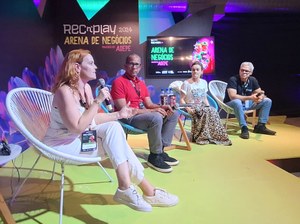 Loyanne Salles representa o Serpro em roda de conversa sobre transformação digital de empresa tradicionais.jpeg