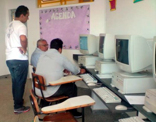 Computadores vão ajudar na inclusão digital de jovens do Case, em Formosa