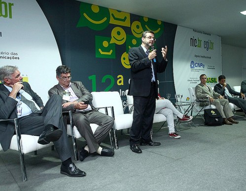 Presidente do Serpro (à esquerda) participou da abertura do evento (crédito: OID12)
